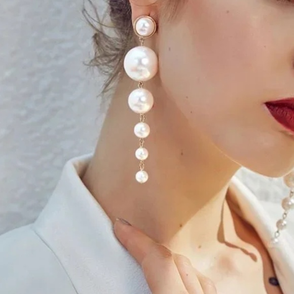 Women’s Pearl and Goldtone Drop Tassel Earrings 3.9" l x .78" w - Picture 3 of 4